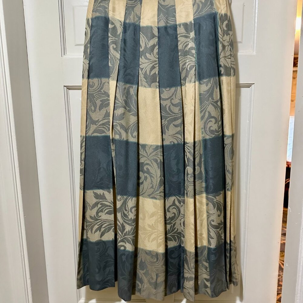 Arthur Chapnik Long printed pleated Skirt size 8